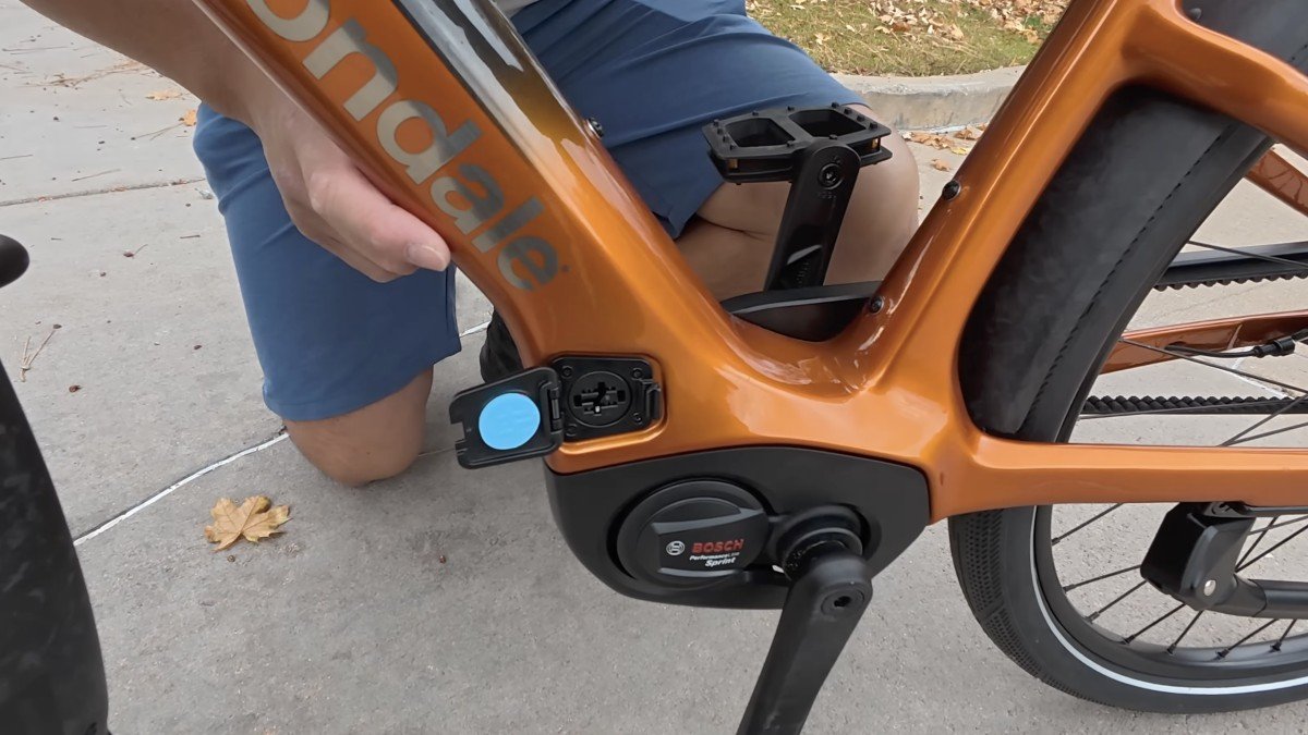 2026 Cannondale Flying V charge port.png