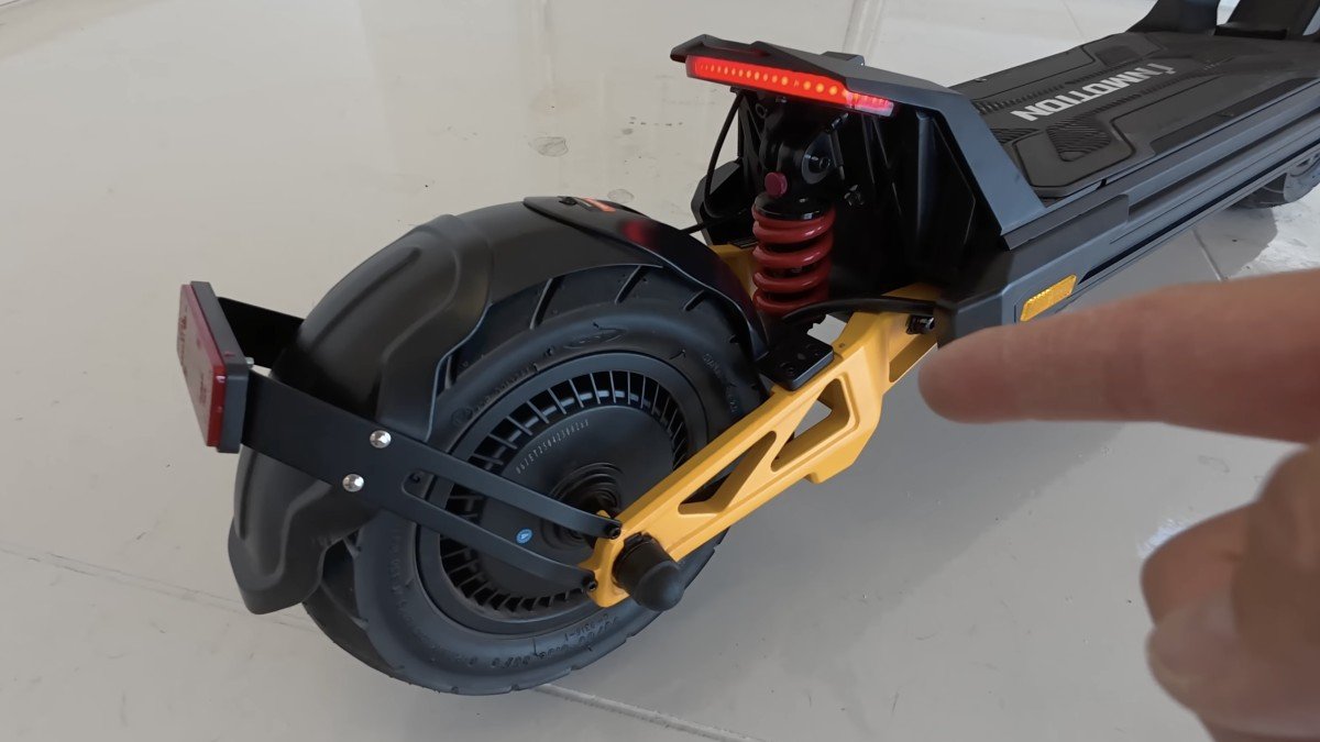 2025 InMotion RS Jet rear view.png