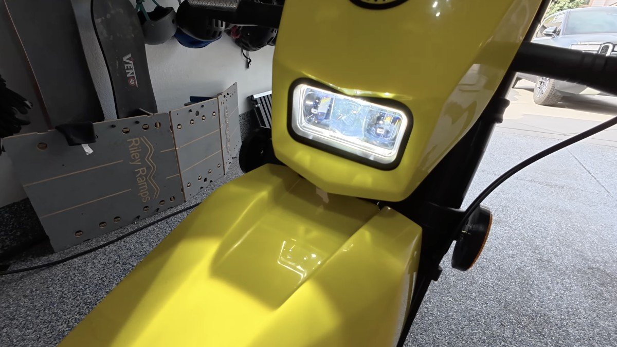 2025 Freego Nova 5 front light.png