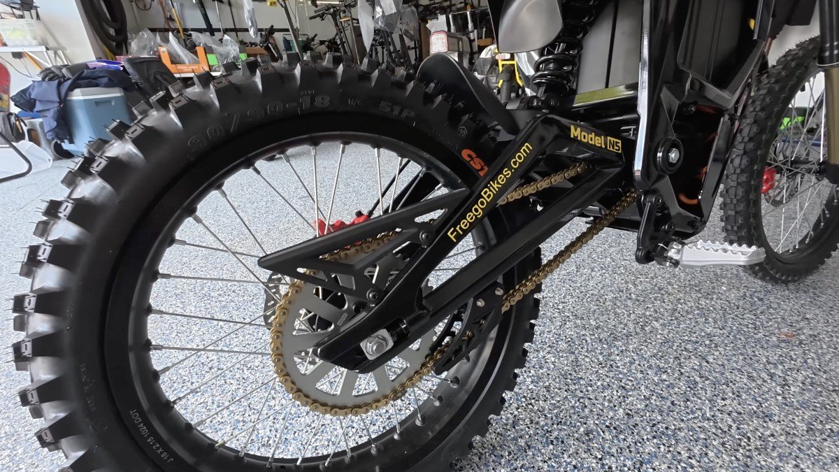 2025 Freego Nova 5 rear view.png