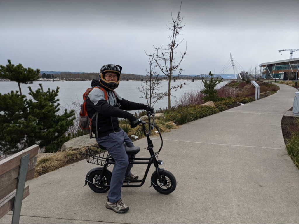 Jimmy-on-the-Fiido-along-the-Colombia-River-1024x767