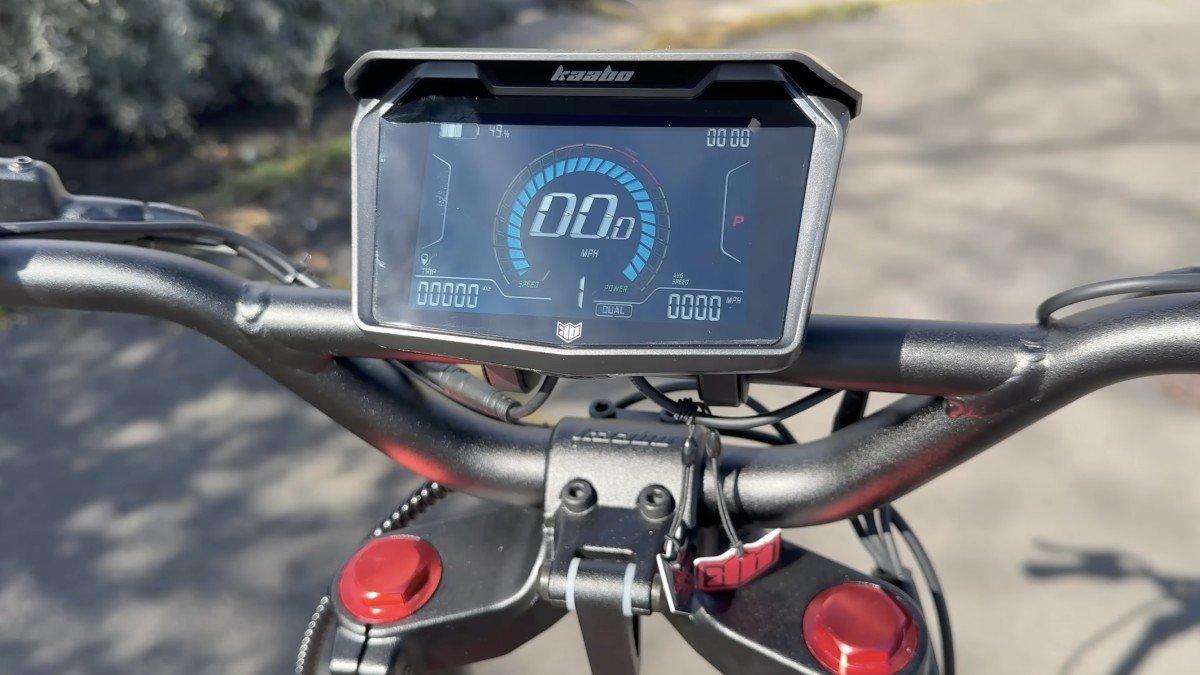 2025 Kaabo Warrior 11 Max display.png