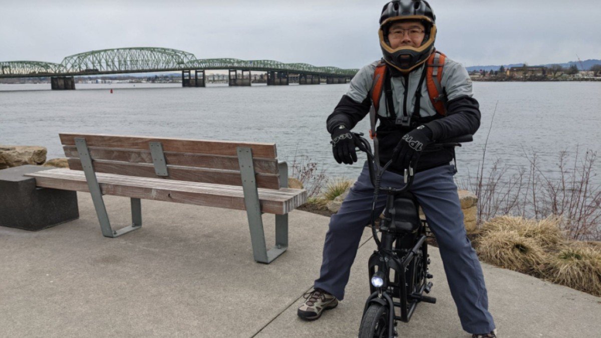 Fiido Q1 Jimmy-on-the-Fiido-along-the-Colombia-River-and-Bridge-to-Portland-1024x768