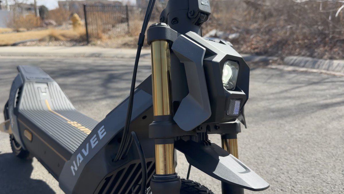 2026 NAVEE NT5 Ultra X head light.png