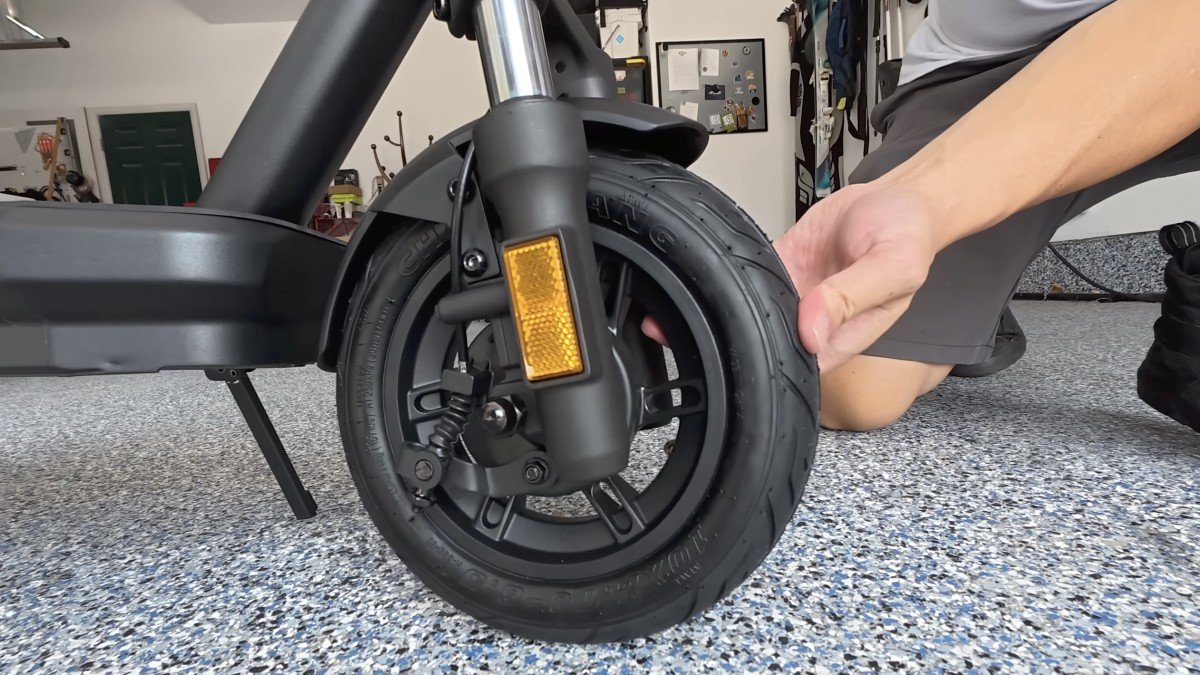 VMAX VX2 Hub front wheel.png