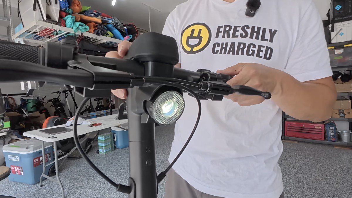 2025 VMAX VX2 Hub head light.png