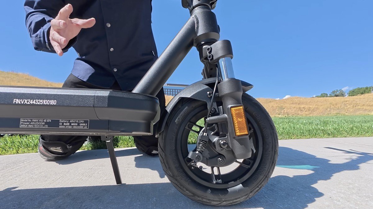 VMAX VX2 Hub front suspension.png