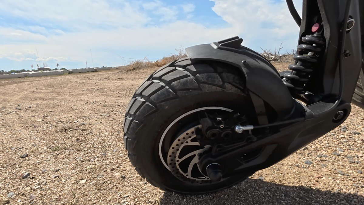 2025 Hooga Daytona front wheel.png