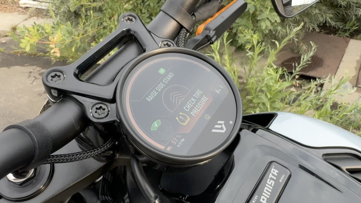 2025 LiveWire S2 Alpinista display.png