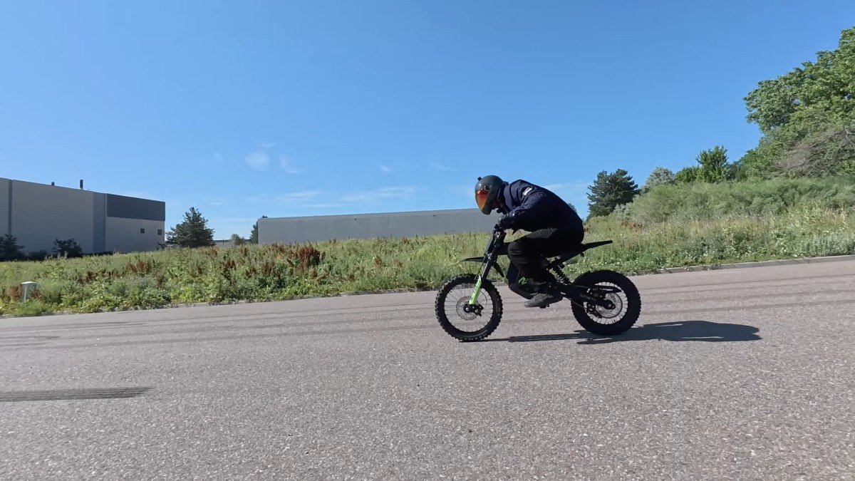 2025 Rawrr Mantis Mini R street ride.png
