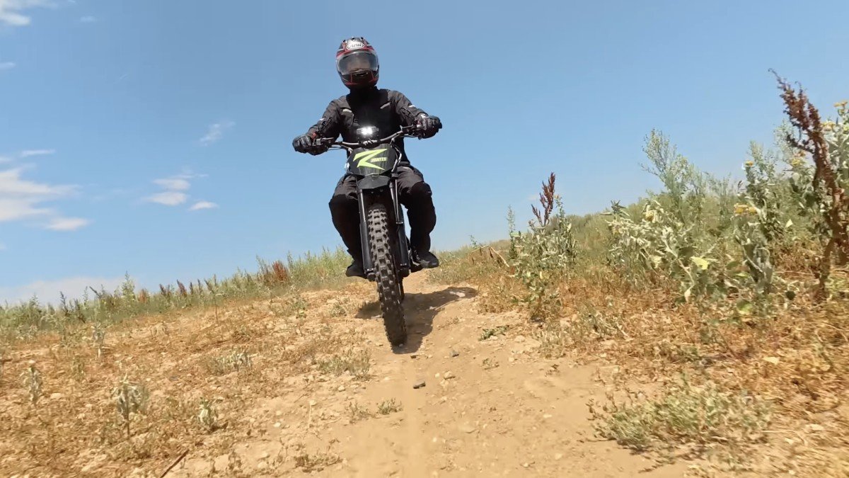 2025 Rawrr Mantis X Pro off road.png