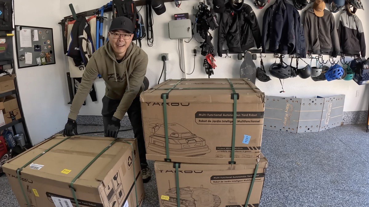 2024 Yarbo Lawn Mower unboxingh.png