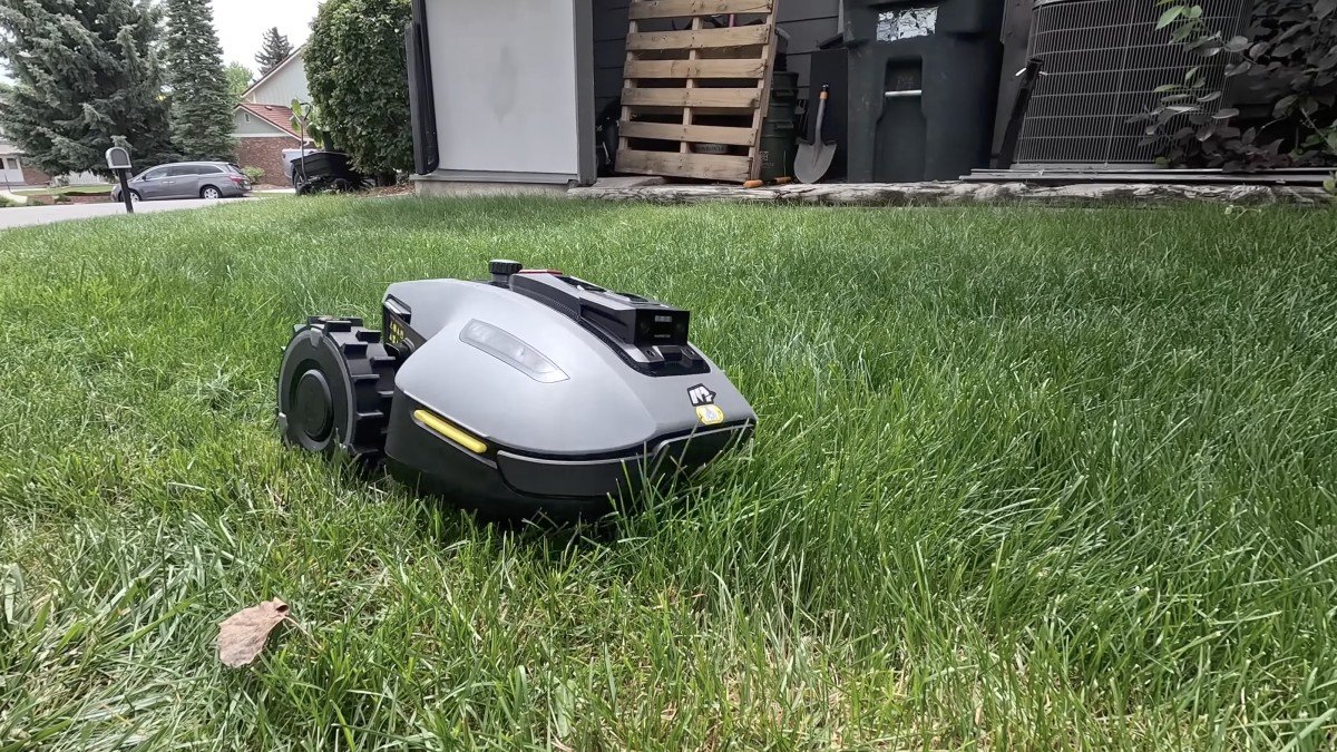 2025 Mammotion Yuka Mini lawn shot.png