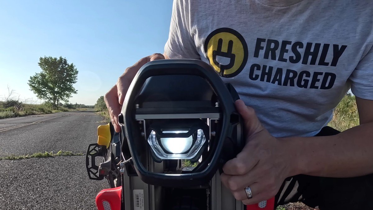 Nosfet Apex headlight.png