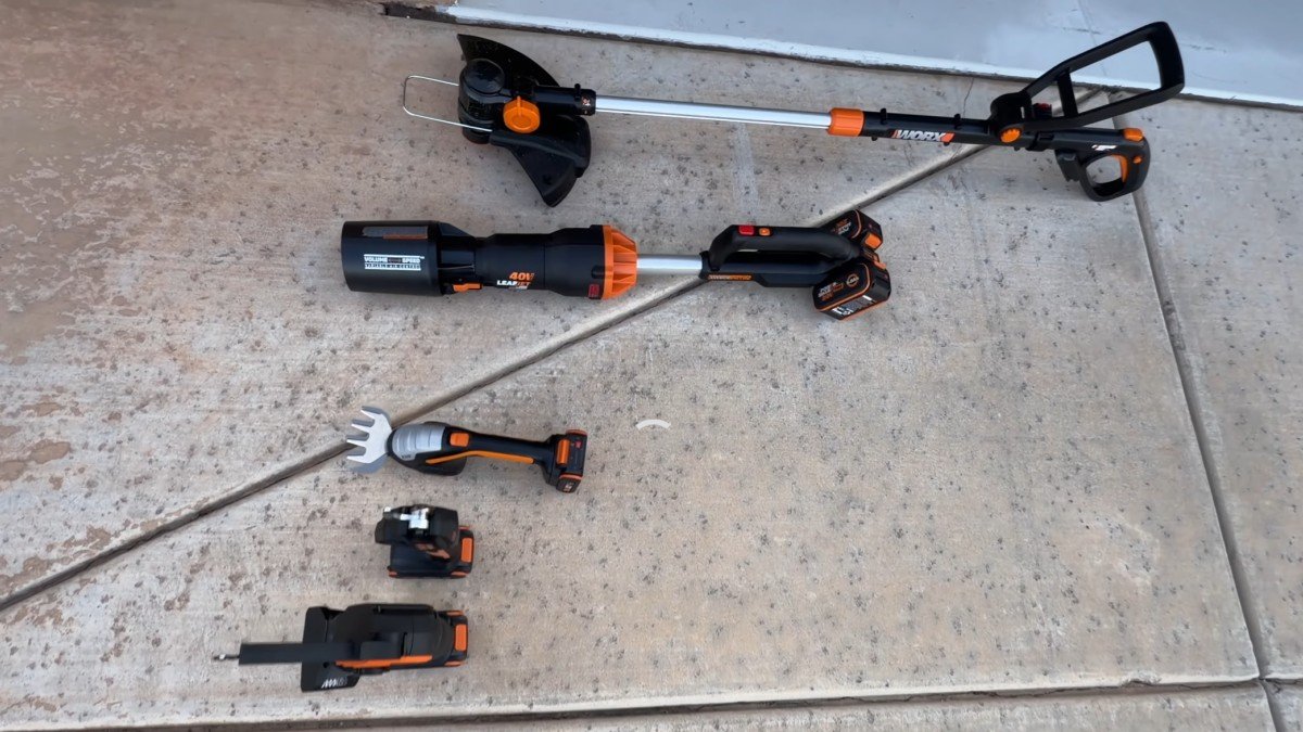 2026 Worx Landroid Vision Cloud 4WD additional tools.png