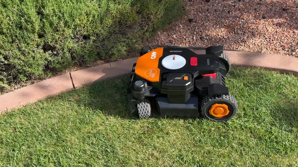 2026 Worx Landroid Vision Cloud 4WD 4wd.png