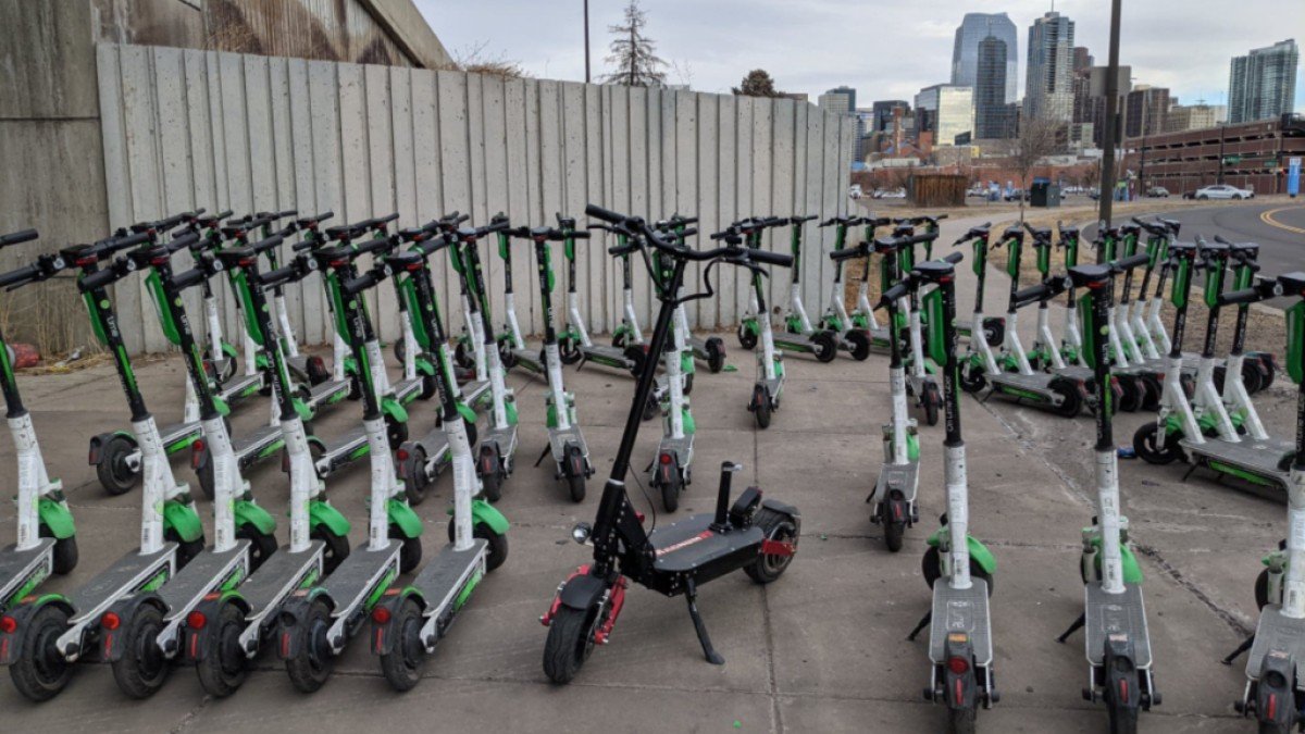  Begode DTEN Gotway-DTEN-Standing-Out-1-1024x767