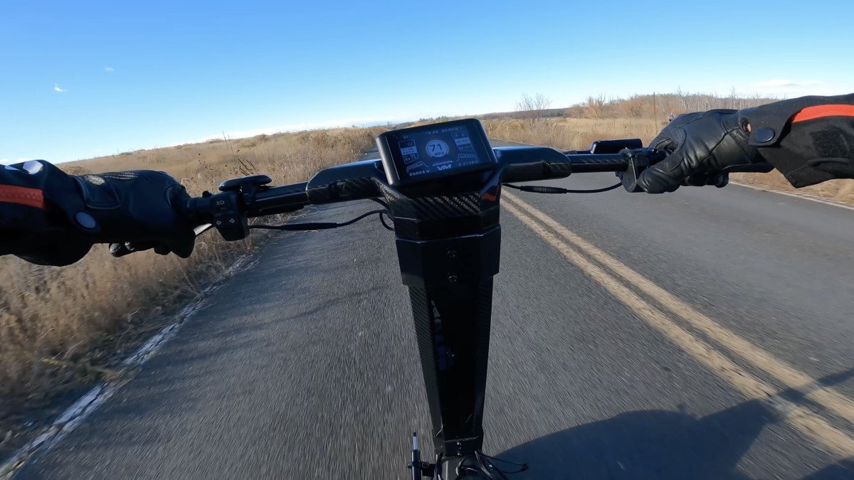 EMOVE Roadster cockpit.png