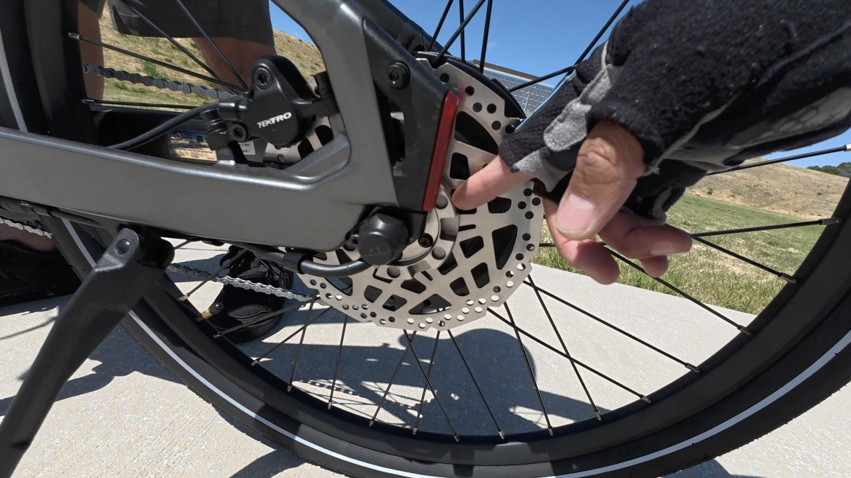 Aventon Pace 5 REC wheel lock.png