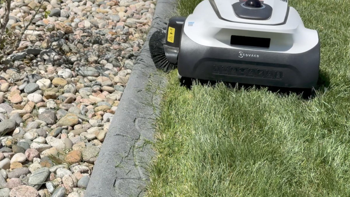 2026 Ecovacs GOAT A3000 LiDAR PRO edge work.png 2026 Ecovacs GOAT A3000 LiDAR PRO edge work.png