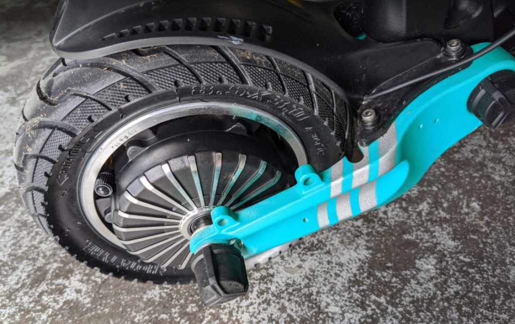 VSETT-9-Chrome-Motor-Hub-and-Teal-Swing-Arm-1024x645