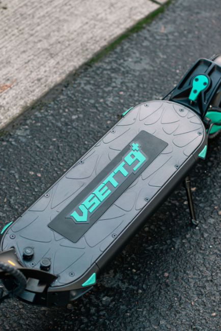 VSETT-9-Silicone-Deck-Charging-Ports-Adjustable-Suspension-1