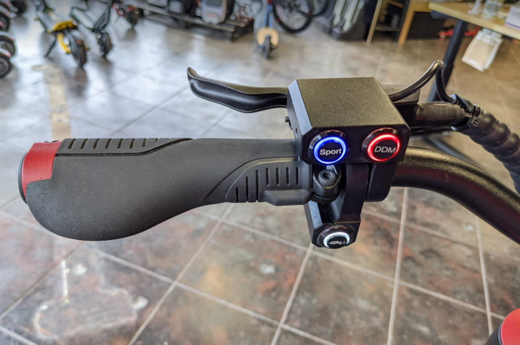 VSETT-11-CNC-Dual-Motors-Horn-Sport-Mode-Buttons