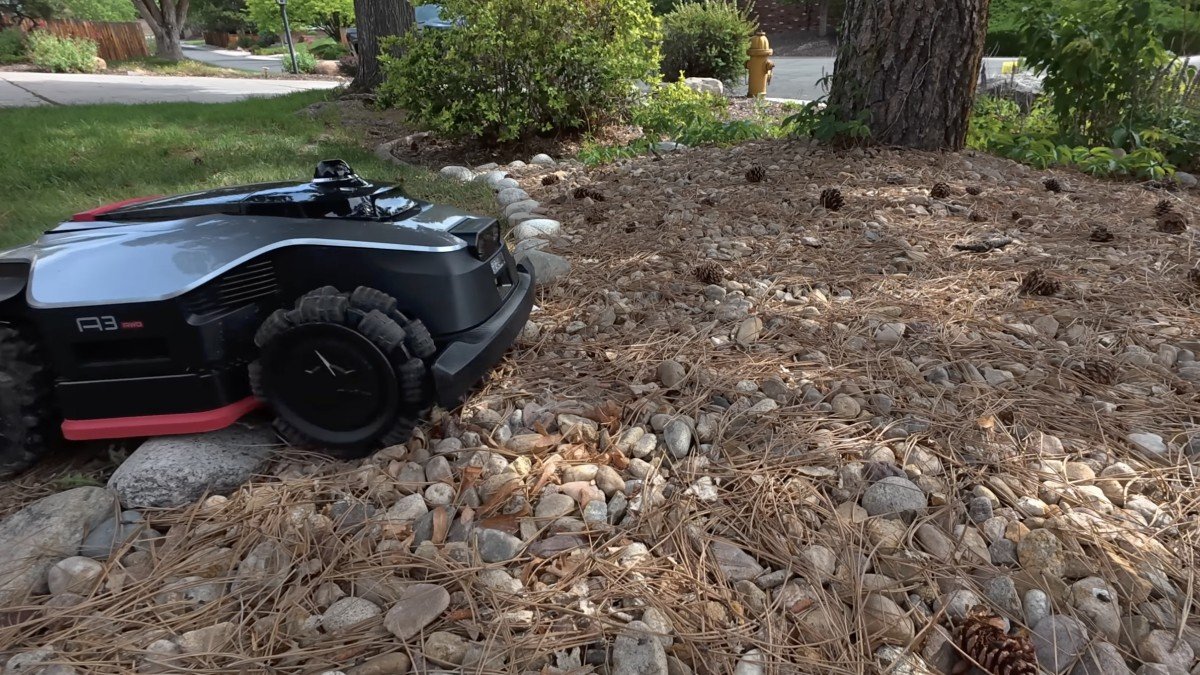 Dreame A3 AWD Pro rough terrain.png