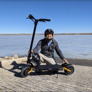 Jimmy-Chang-with-the-Kaabo-Mantis-Pro-SE