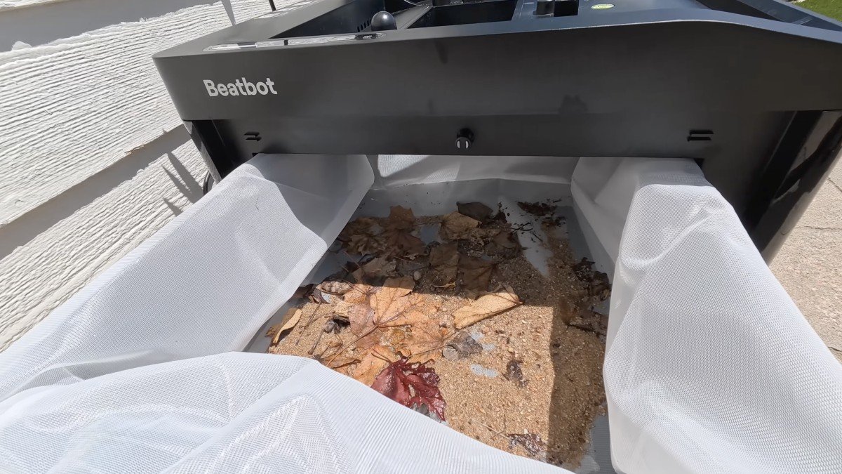 Beatbot AquaSense X debris basket.png