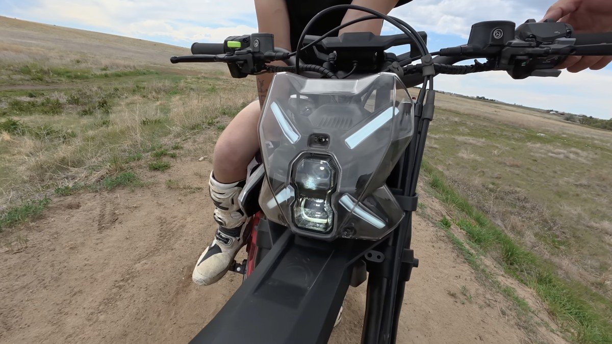 Segway Xaber 300 front light.png