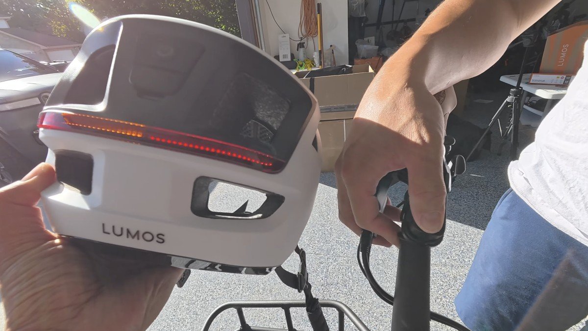 Lumos Sonorus rear signal.png