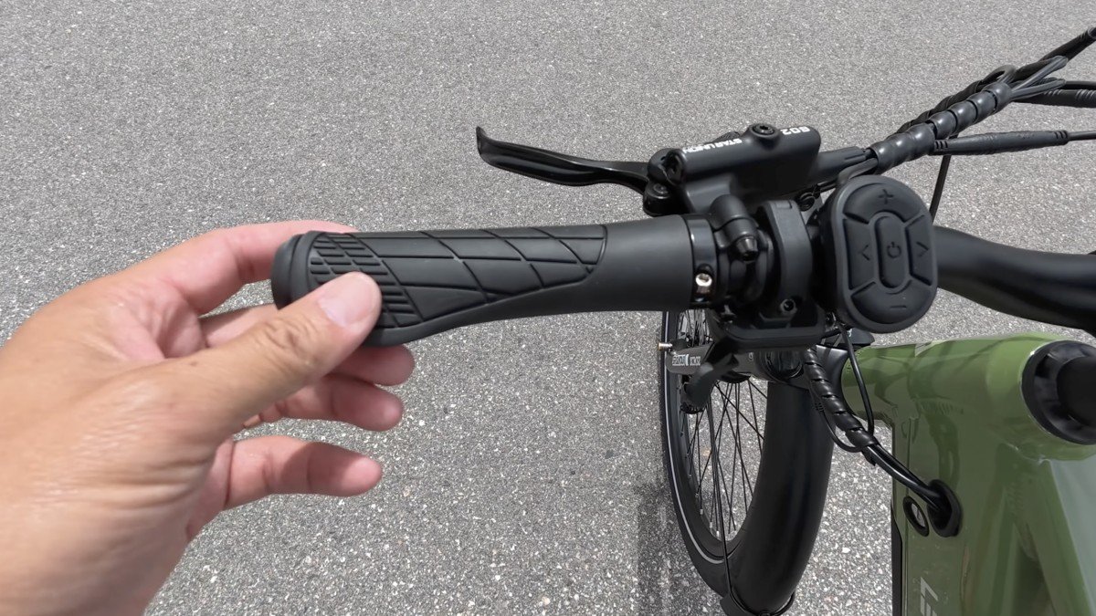 Lectric XPress 2 wing grip.png