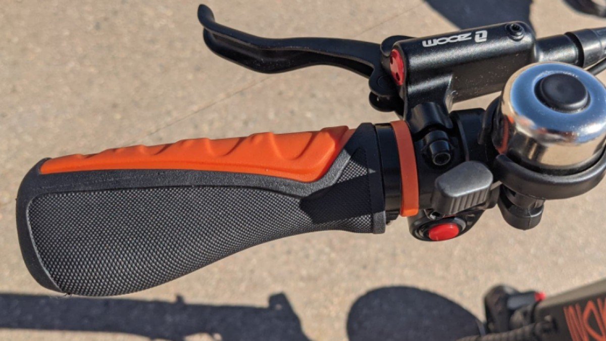 2019 Inokim OXO Inokim-OXO-Handlebar-Grip-Bell-and-Zoom-Brake-Lever
