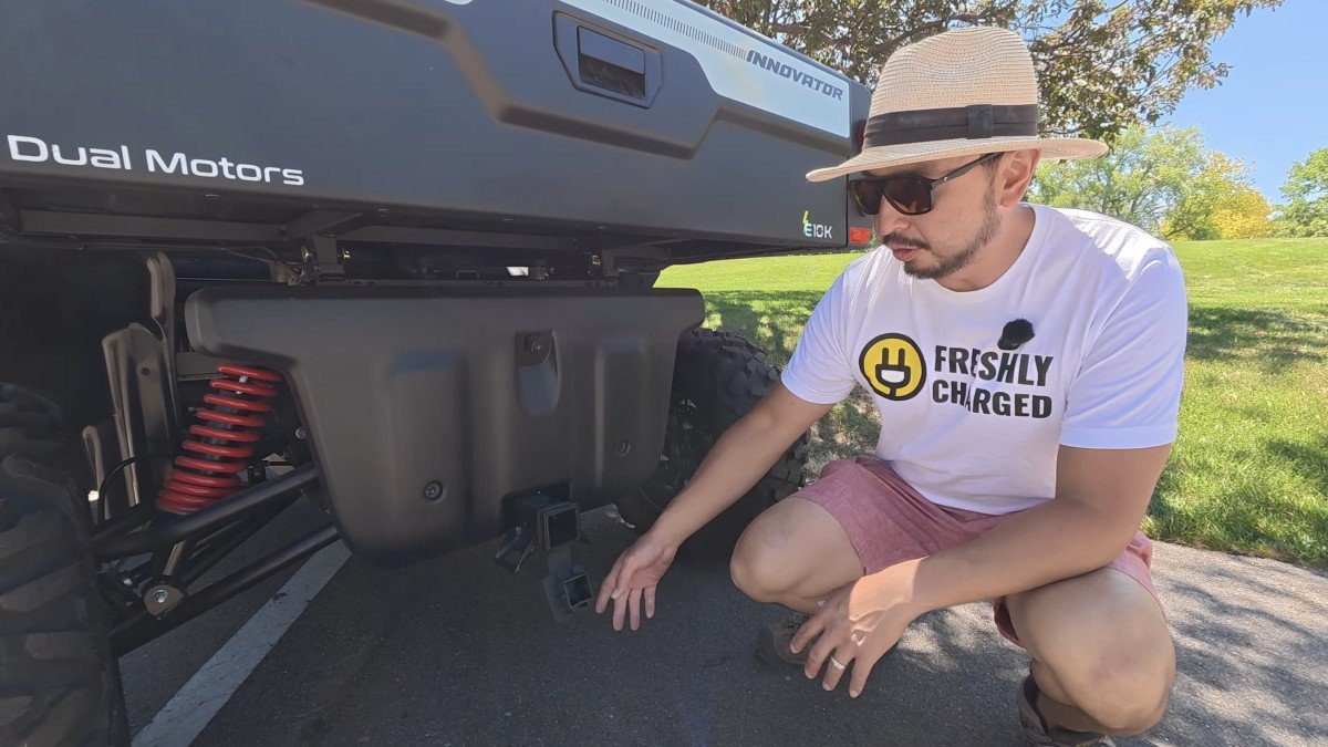 Kandi Innovator e10k tow hitch.png