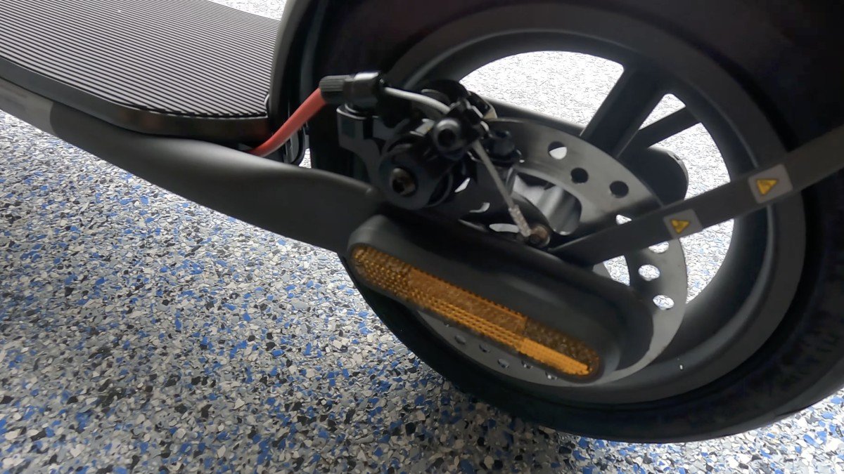 NAVEE V50 brakes.png