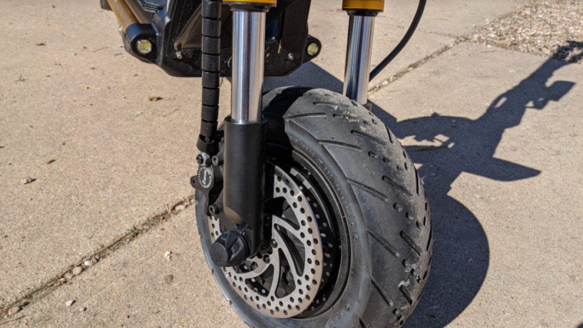 2021 Kaabo Wolf King+ Kaabo-Wolf-King-Motorcycle-Grade-Suspension-1024x771