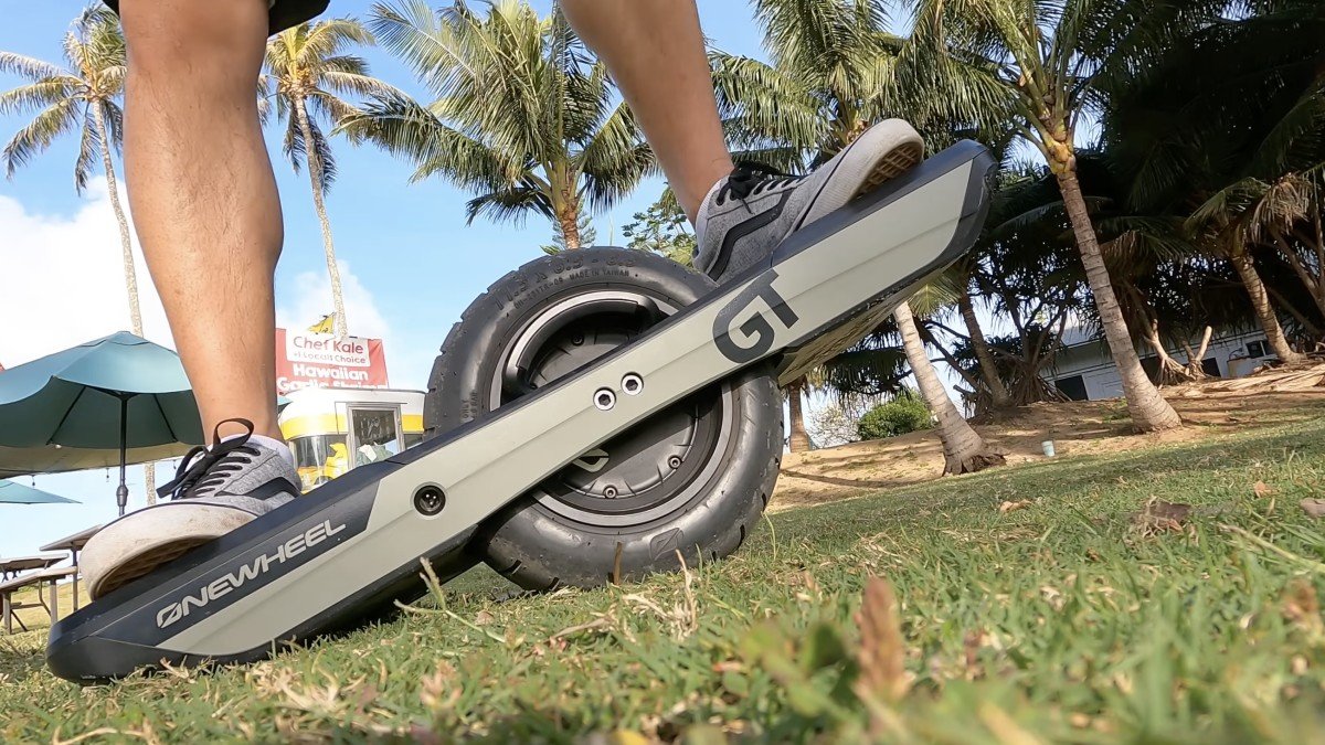 Future Motion Onewheel GT side profile.png