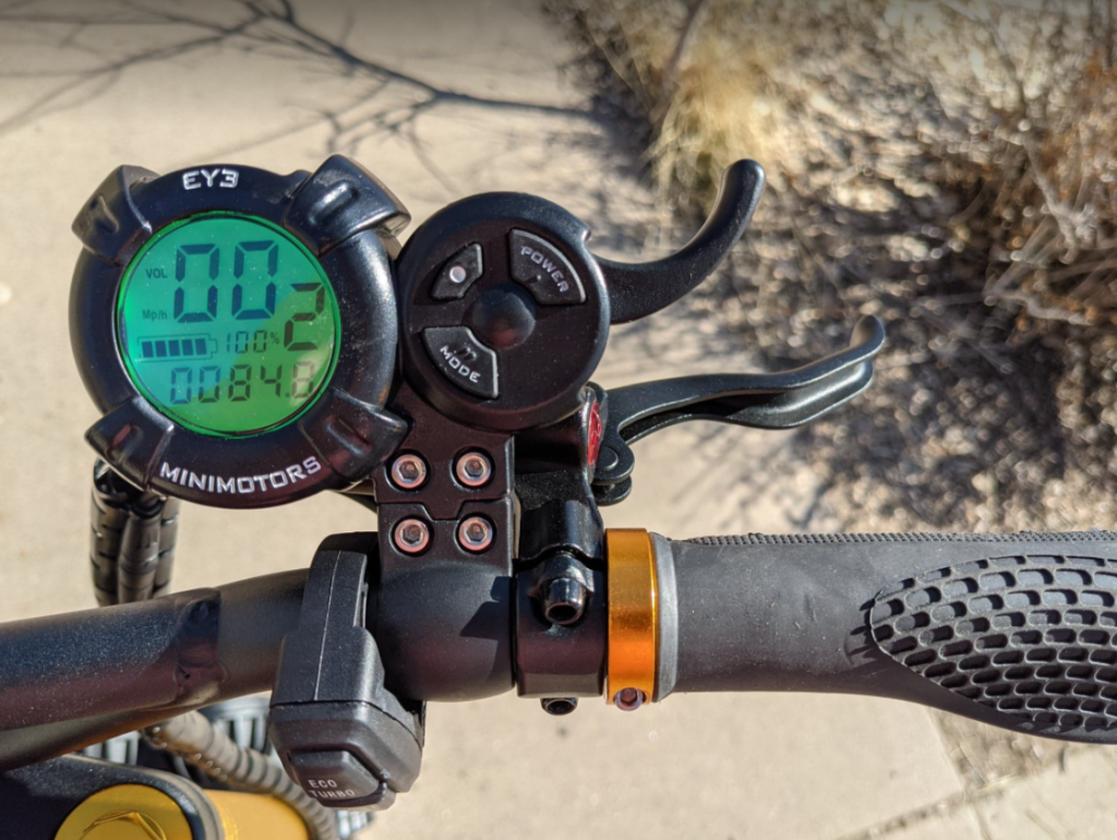 Kaabo-Wolf-King-EY3-Display-1024x770