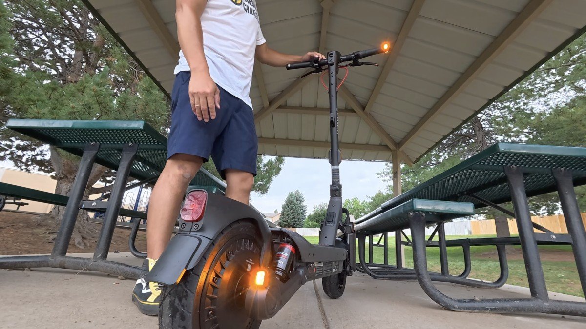 Segway Max G3 Plus turn signal.png