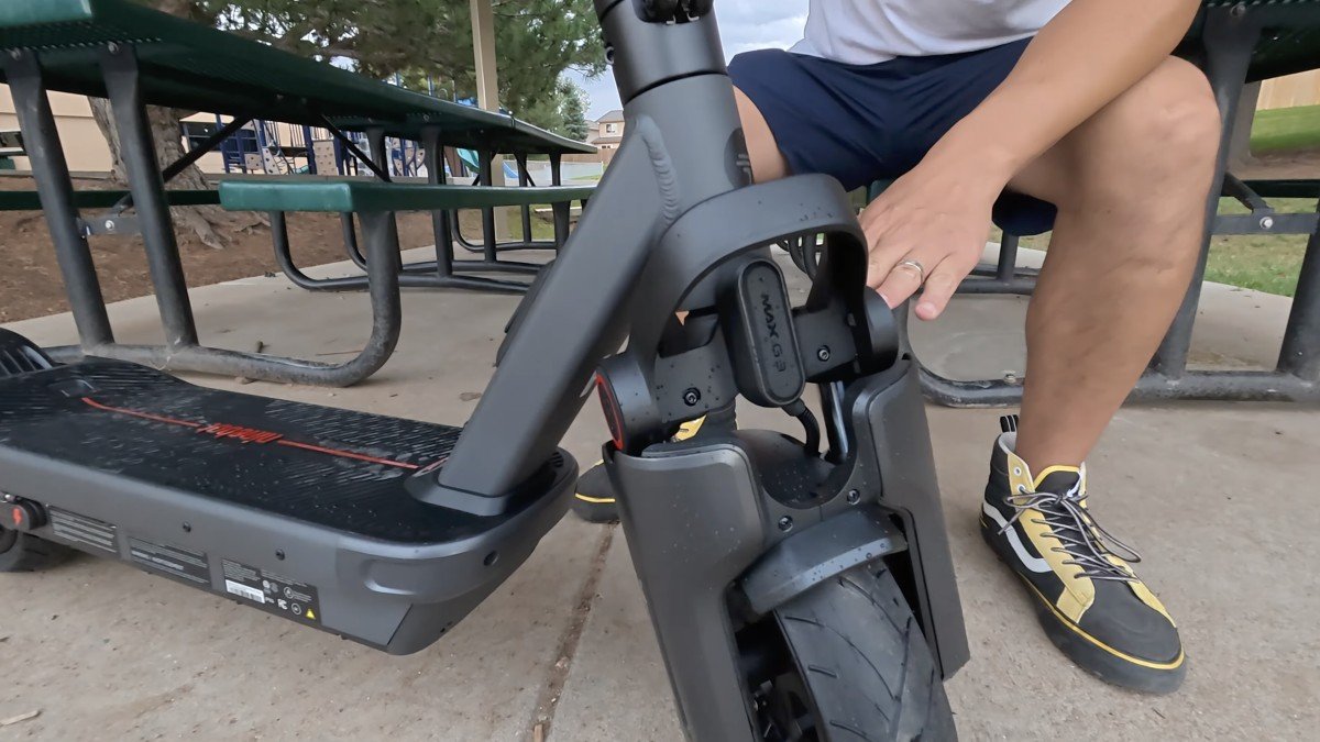 Segway Max G3 Plus front suspension.png