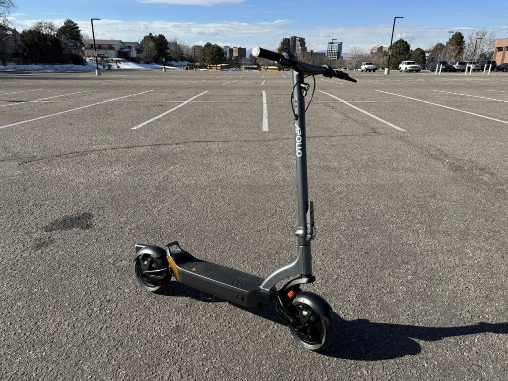 apollo city pro 2023 commuter electric scooter