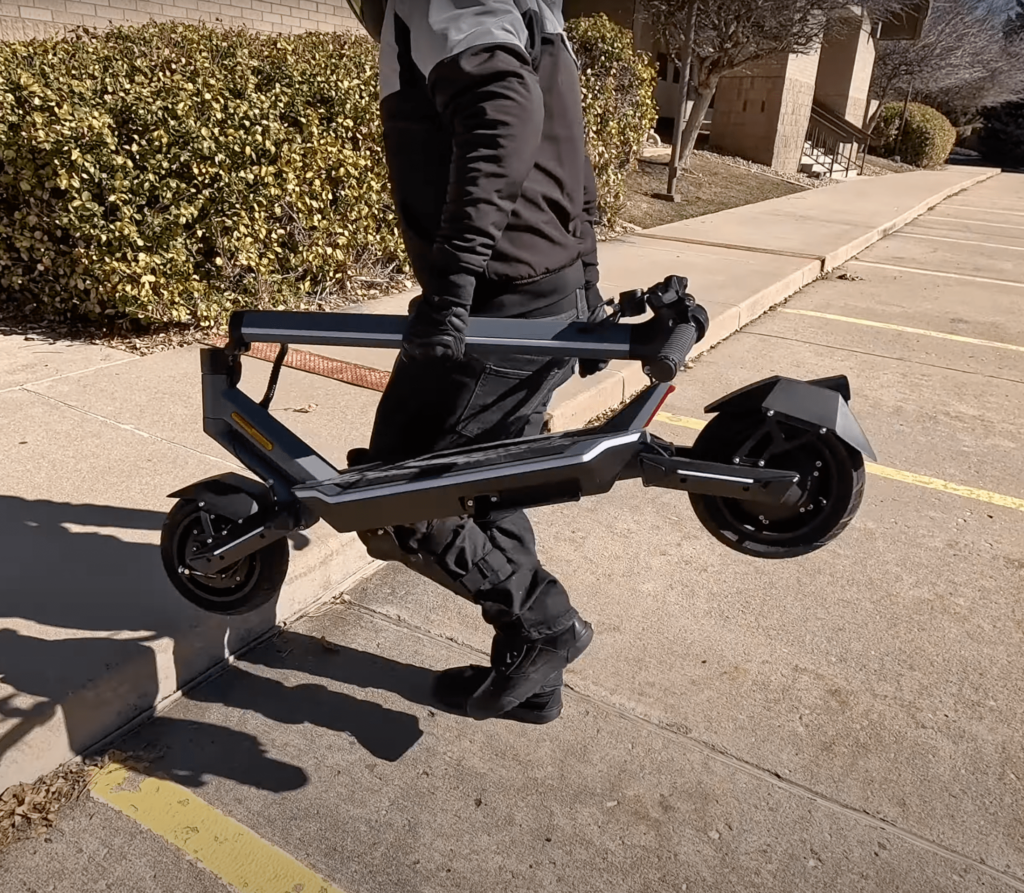Punk Rider Pro is easy to lift and compact making it portable