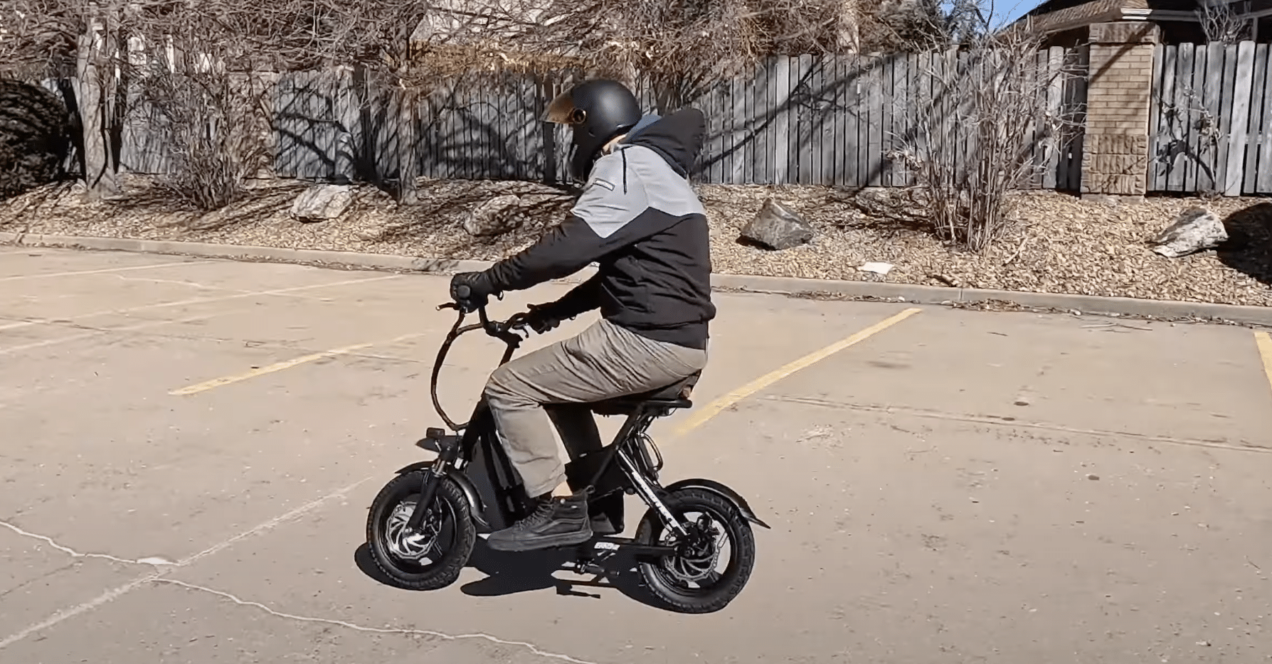 EMOVE RoadRunner SE: The Most Practical Seated Electric Scooter For ...