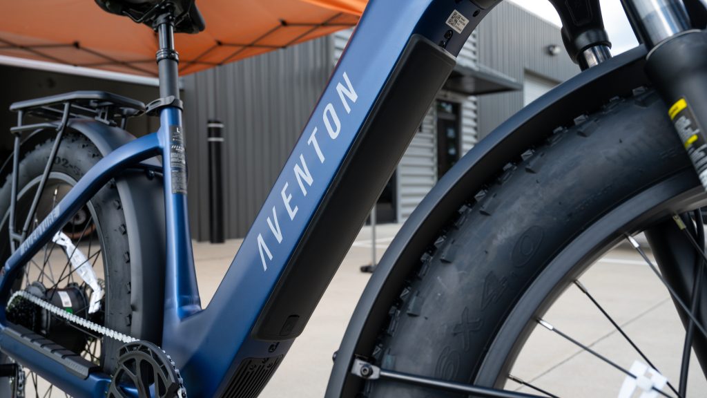 Aventon Aventure 3 Review: Tech upgrades, real power, and smarter security in a stylish fat-tire cruiser. 7 aventon aventure 3 battery