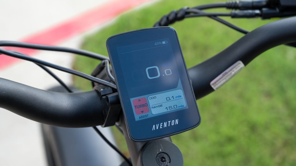 Aventon Aventure 3 Review: Tech upgrades, real power, and smarter security in a stylish fat-tire cruiser. 2 aventon aventure 3 display