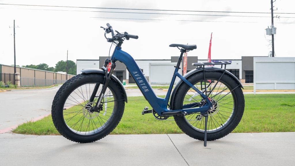 Aventon Aventure 3 Review: Tech upgrades, real power, and smarter security in a stylish fat-tire cruiser. 10 aventon aventure 3 step through